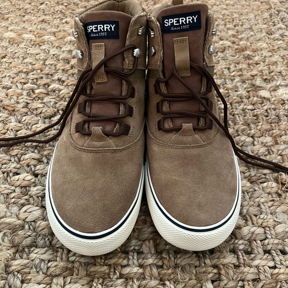 Like new Sperry mens boots